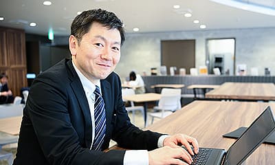 USCPAを活かした経理転職専門のジャスネットのエージェント_O.M